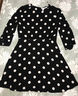 Vestido lunares SFERA A ESTRENAR de segunda mano por 4 EUR en Madrid en  WALLAPOP