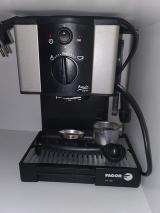 Cafetera express fagor de segunda mano por 30 EUR en Tomelloso en WALLAPOP