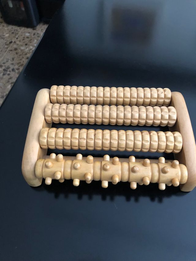 Masajeador de madera pies