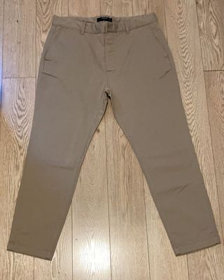 Pantalon chino slim fit mango (hombre) de segunda mano por 12 EUR en  Valencia en WALLAPOP