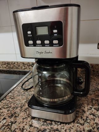Cafetera de segunda mano por 15 EUR en Cornellà de Llobregat en WALLAPOP