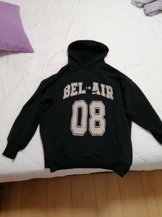 Sudadera stradivarius de segunda mano por 15 EUR en Calella en WALLAPOP