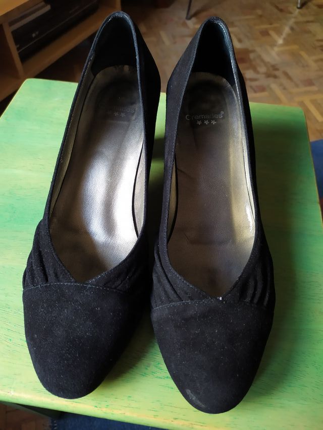 Zapatos de tacón negros. Mujer. Nº 37