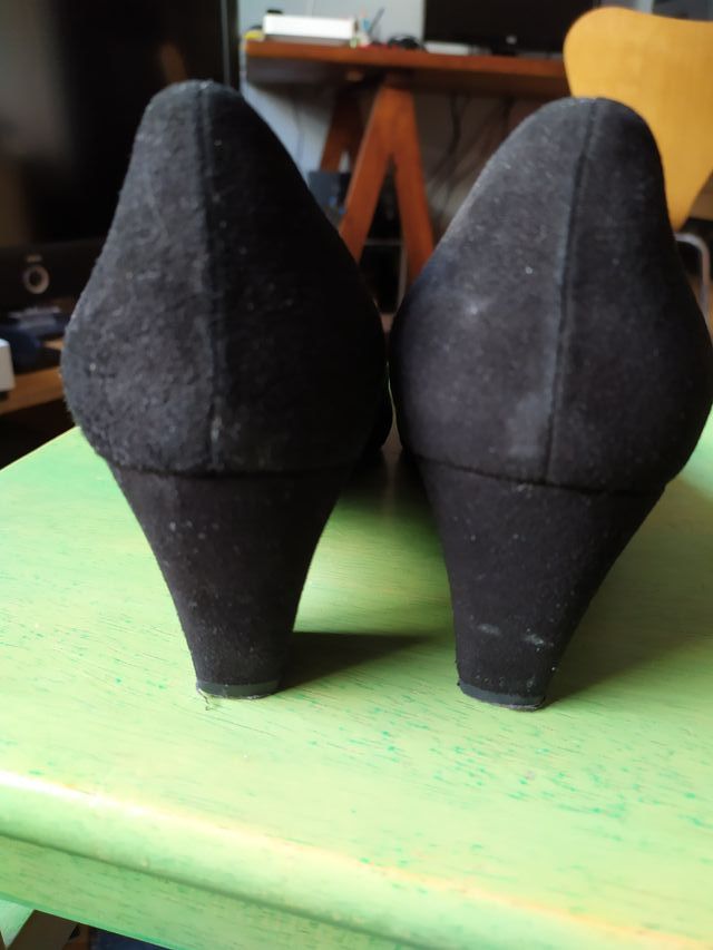 Zapatos de tacón negros. Mujer. Nº 37