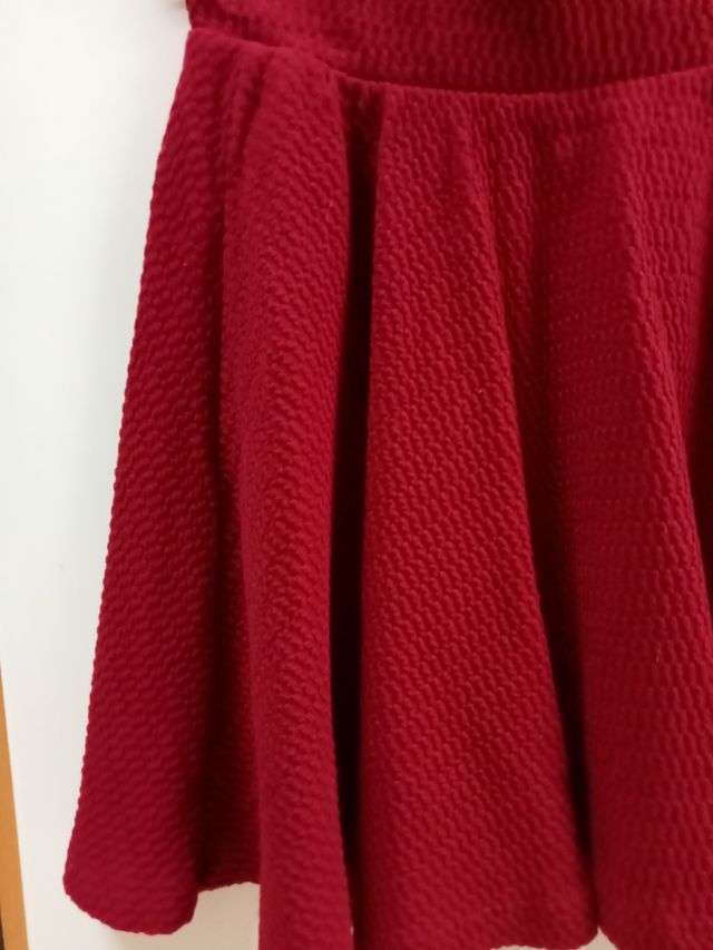 Mini falda de vuelo granate textura Bershka tS-36