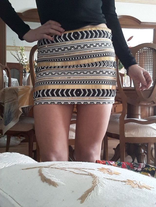 Mini falda pedrería blanca, negra y dorada