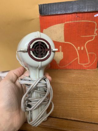 Secador de pelo vintage años 60 funciona