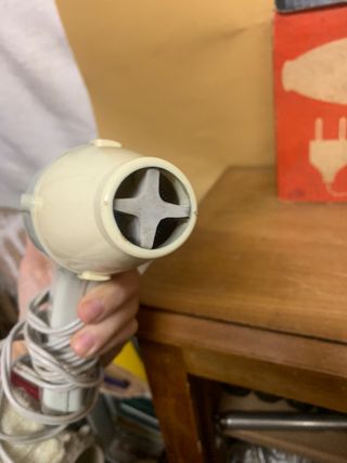Secador de pelo vintage años 60 funciona
