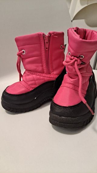 Botas nieve talla 23 de segunda mano por 5 EUR en Durango en WALLAPOP