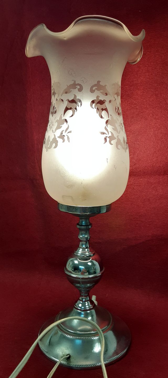 ANTIGUA LAMPARA  DE MESA