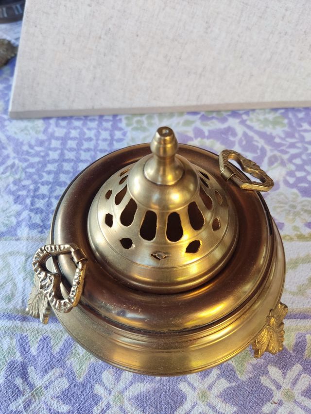 Brasero de incienso.