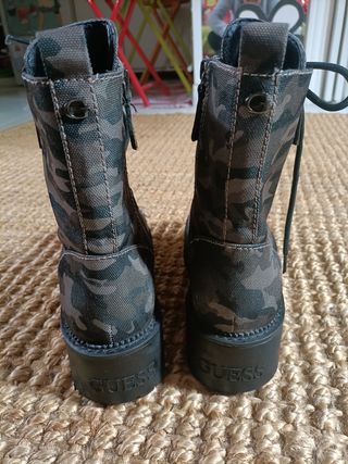 Botas guess originales en muy buen estado de segunda mano por 42 EUR en  Villaviciosa de Odón en WALLAPOP
