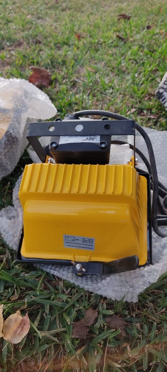 Focos para exteriores e interiores nuevos!!