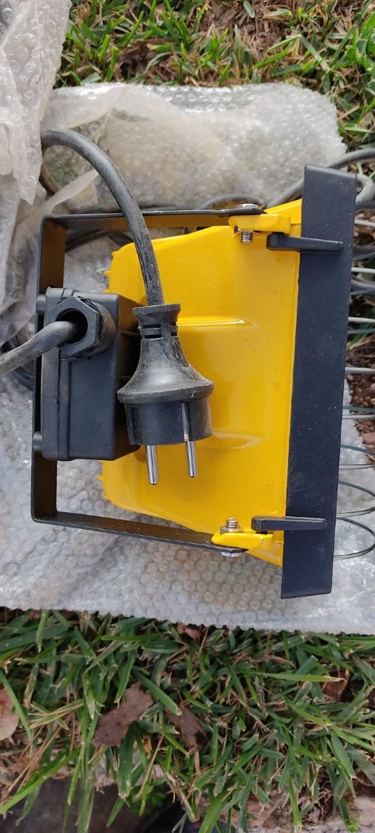 Focos para exteriores e interiores nuevos!!