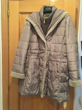 Abrigo señora Cortefiel de segunda mano por 25 EUR en Colmenar Viejo en  WALLAPOP