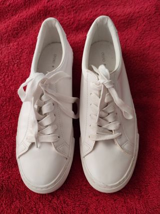 Zapatillas blancas Oysho talla 38 de segunda mano por 10 EUR en Madrid en  WALLAPOP