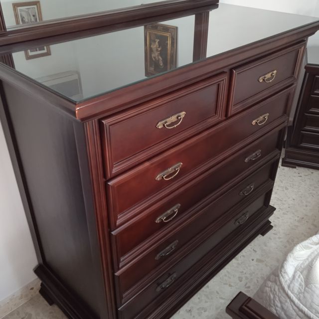 Cómoda más espejo a juego