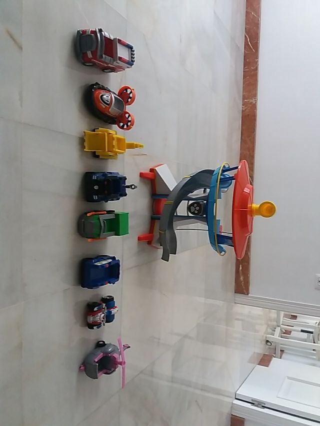 Centro de mandos y coches Patrulla Canina