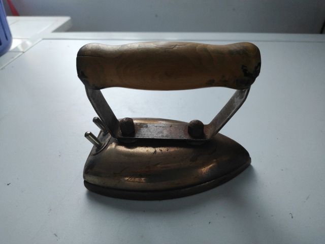 Antigua plancha eléctrica