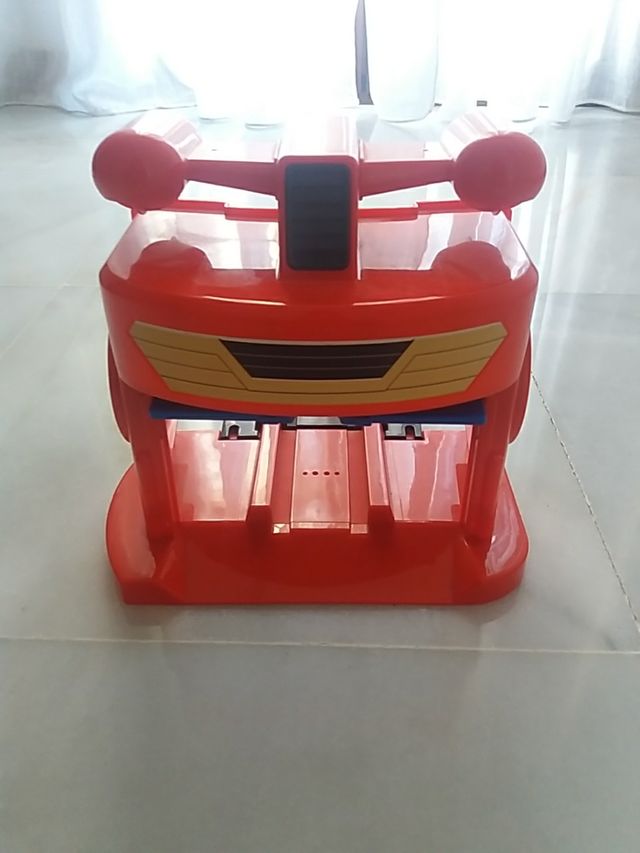 super win hangar de jett