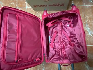 Maleta cabina charol rosa fucsia gloria ortiz nuev de segunda mano por 40  EUR en Córdoba en WALLAPOP