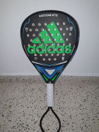 Pala de padel adidas Radogar attk de segunda mano por 70 EUR en Cieza en  WALLAPOP