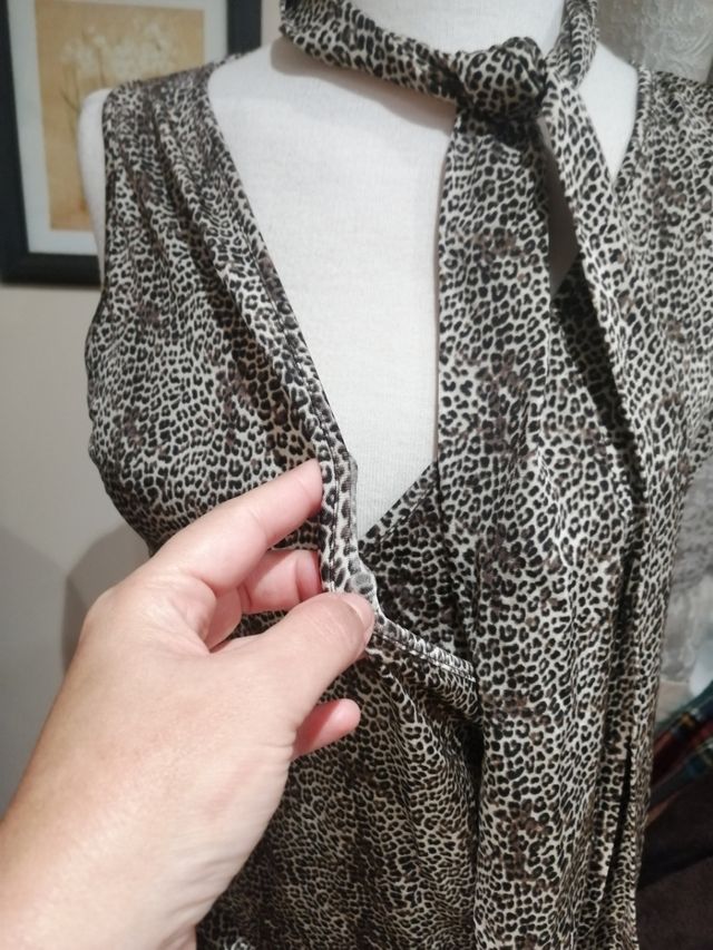 Preciosa blusa animal print leopardo