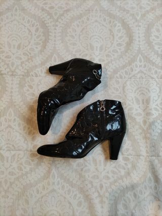 Botines negros Pedro Miralles 37 de segunda mano por 30 EUR en Santiago de  Compostela en WALLAPOP