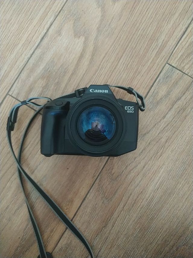 Canon EOS 650 Analógica + Objetivo