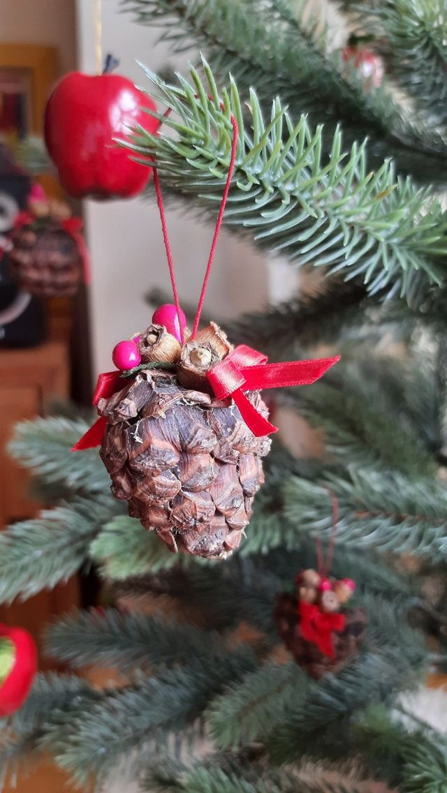 Adorno piñas para decorar árbol de navidad