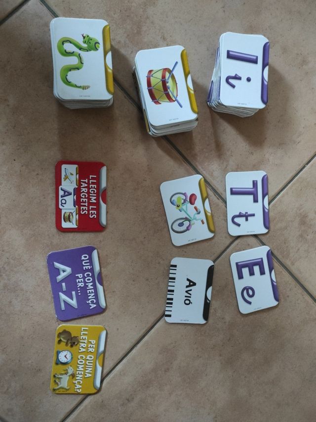 Joc educatiu per apendre l'abecedari, a llegir...