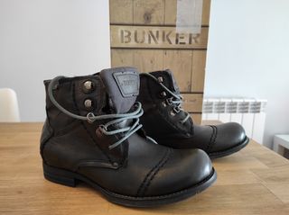 Botas\\/botín Bunker negras T 41 (Nuevas) de segunda mano por 50 EUR en  Móstoles en WALLAPOP