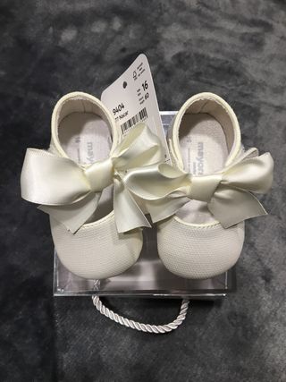 Zapatos bebé talla 16 2-5 meses de segunda mano por 10 EUR en Albacete en  WALLAPOP