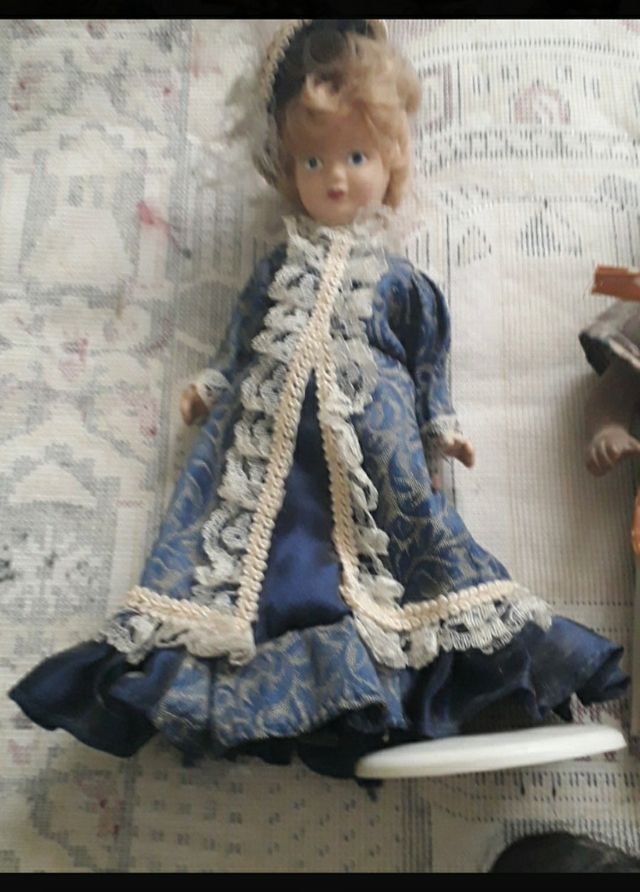 MUÑECAS DE PORCELANA