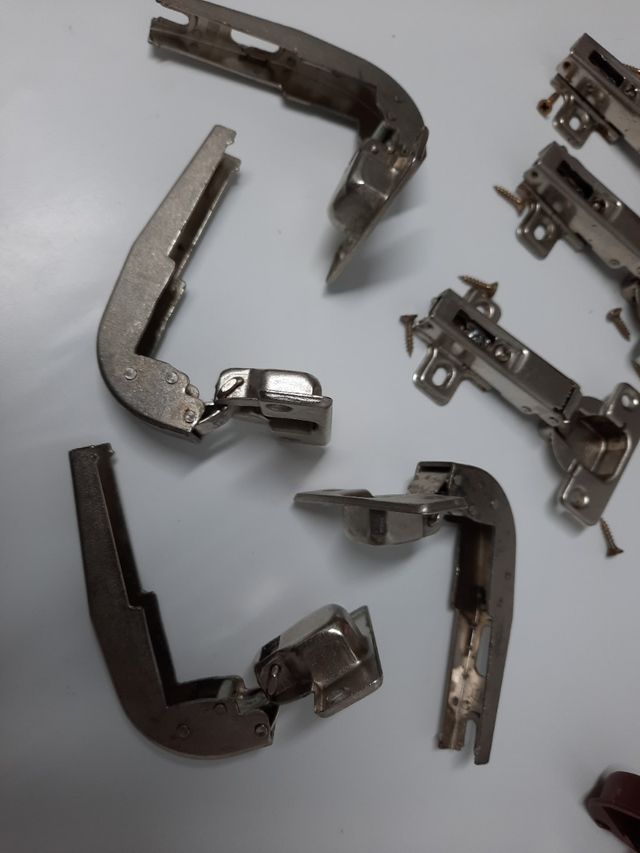 Bisagras  de mueble de cocina