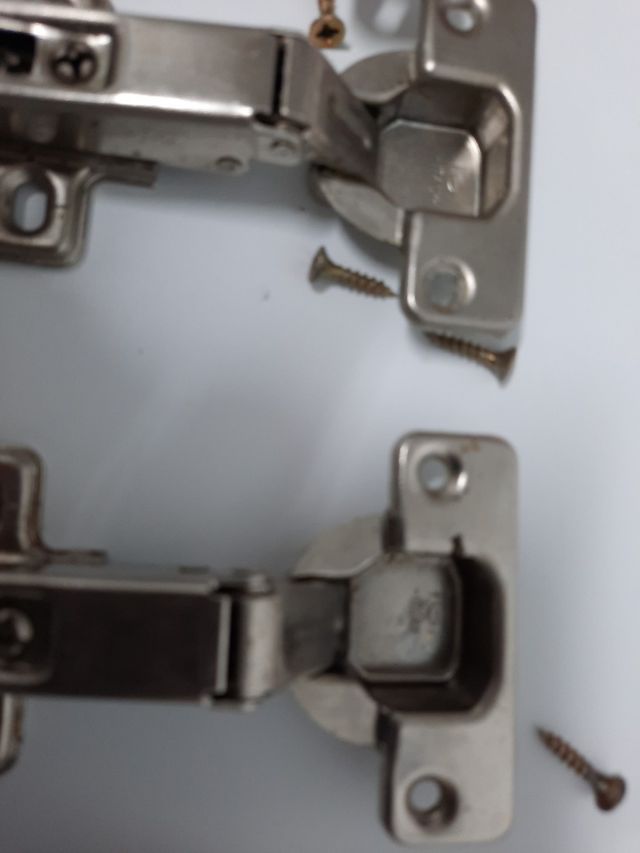 Bisagras  de mueble de cocina