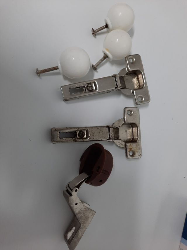Bisagras  de mueble de cocina