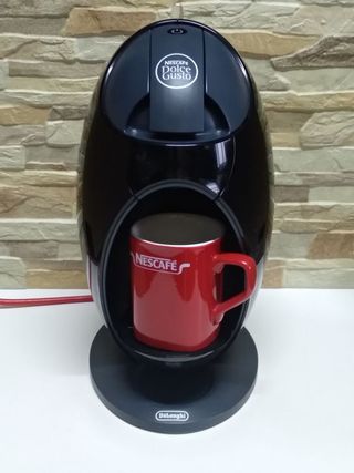 Cafetera Nescafé Dolce Gusto DëLonghi Jovia negra de segunda mano por 28  EUR en Málaga en WALLAPOP