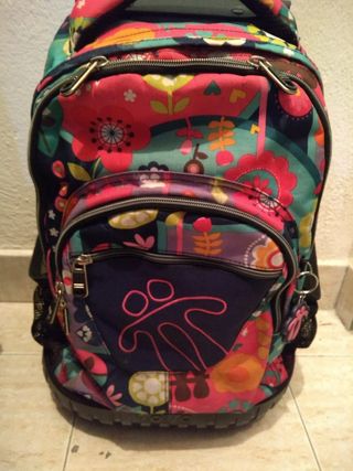 Mochila totto con ruedas de segunda mano por 15 EUR en Valladolid en  WALLAPOP
