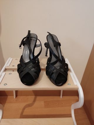 Sandalias cuple núm 38 de segunda mano por 15 EUR en Ávila en WALLAPOP