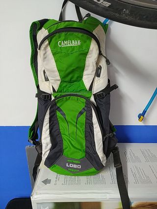 MOCHILA CAMELBAK LOBO de segunda mano por 50 EUR en Murcia en WALLAPOP