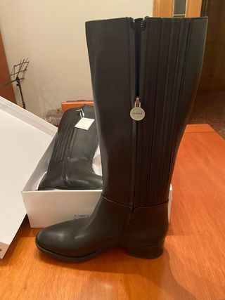 BOTAS altas mujer GEOX de segunda mano por 65 EUR en España en WALLAPOP