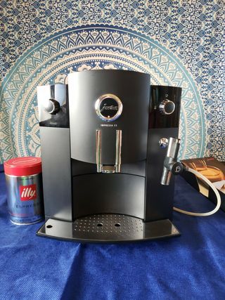 Cafetera automática Jura Impressa C5 de segunda mano por 300 EUR en  Mont-Roig del Camp en WALLAPOP