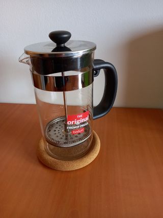 Cafetera de pistón o émbolo marca bodum de segunda mano por 7 EUR en  Navalcarnero en WALLAPOP