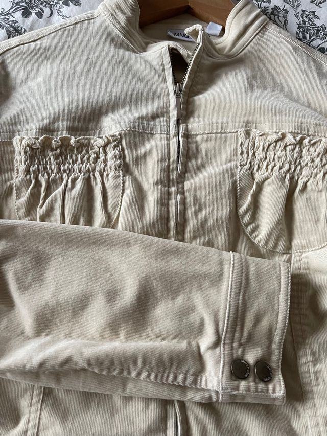  Mango. Traje chaqueta + pantalón.