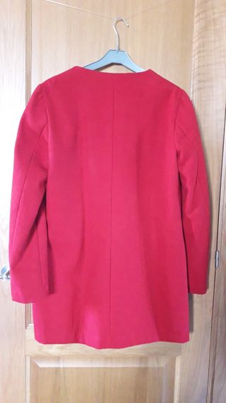 Abrigo Rojo mujer Mango Talla L de segunda mano por 10 EUR en Vigo en  WALLAPOP
