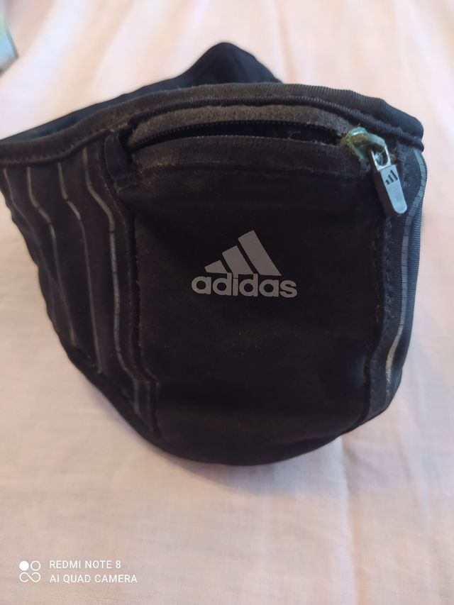 brazalete Adidas