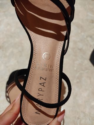 Sandalias tacón bajo negras Marypaz de segunda mano por 12 EUR en Valencia  en WALLAPOP