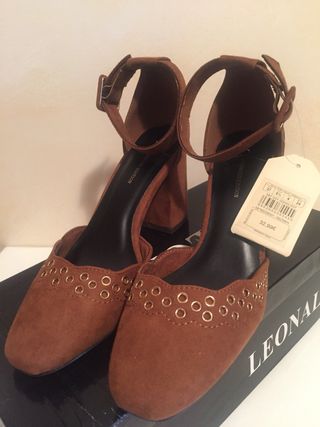 ZAPATOS MUJER SFERA y ZAPATOS TACON de segunda mano por 16 EUR en Madrid en  WALLAPOP