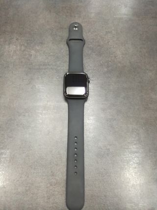Apple Watch Series 6 con cargador de segunda mano por 249,95 EUR en Mollet  del Vallès en WALLAPOP